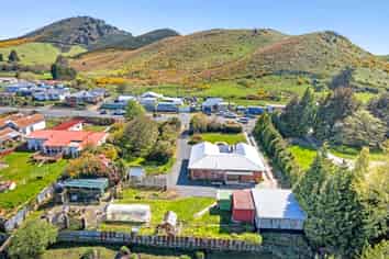 95/97 Main Road, Clinton and Surrounds