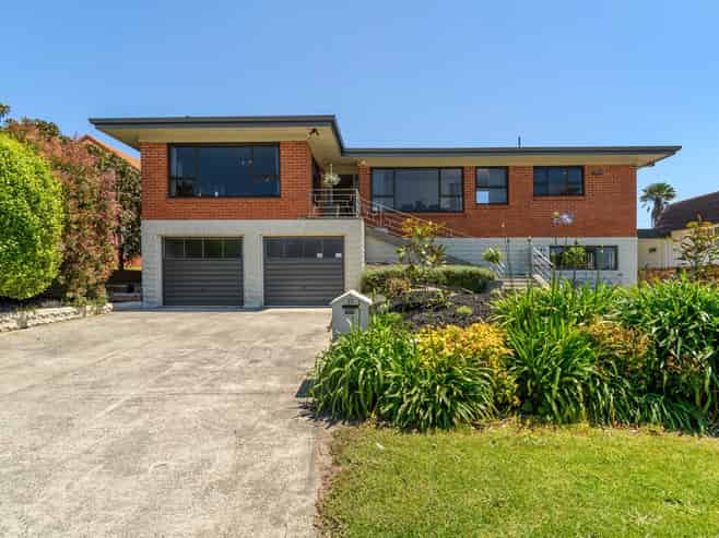 32 Briarley Street, Avenues