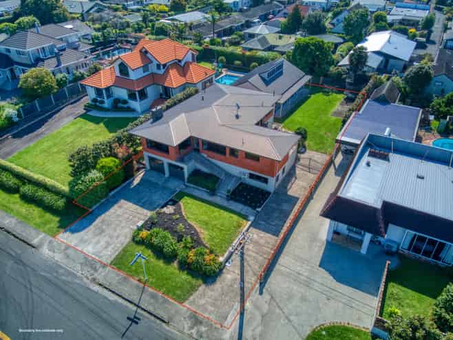 32 Briarley Street, Avenues