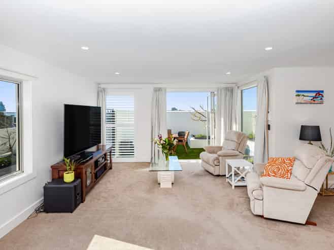 228 Main Road, Redcliffs