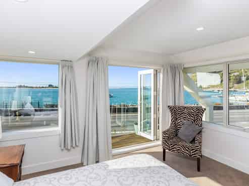 228 Main Road, Redcliffs