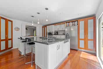 15 Whale Cove, Red Beach