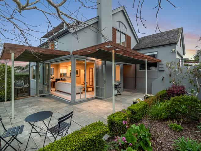8 Brown Street, Hauraki