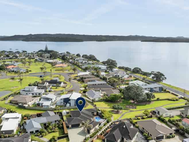 44 Bermuda Place, One Tree Point