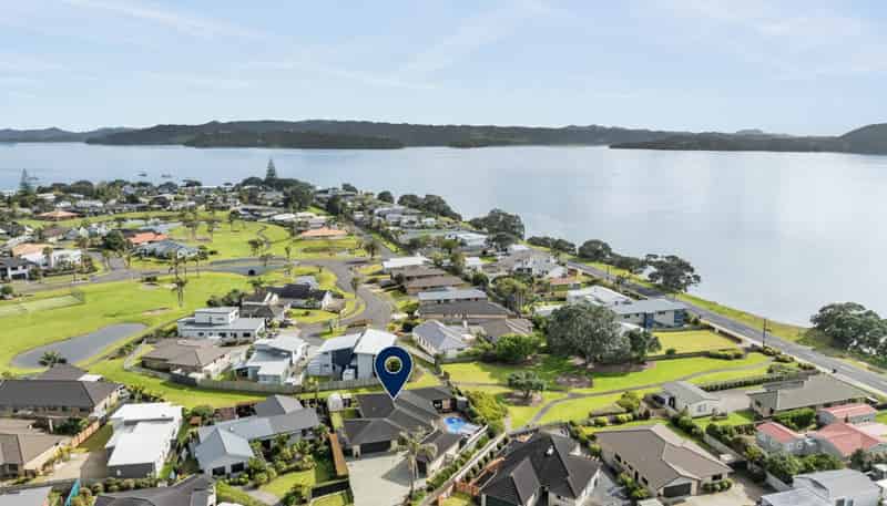 44 Bermuda Place, One Tree Point