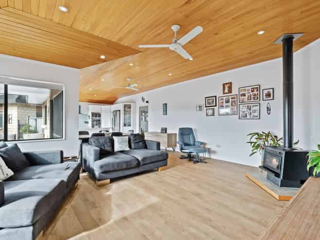 44 Bermuda Place, One Tree Point