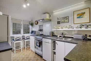 2 Bacon Street, Broad Bay