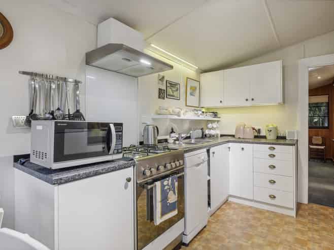 2 Bacon Street, Broad Bay