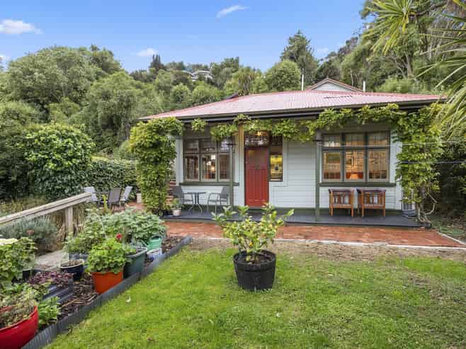 2 Bacon Street, Broad Bay