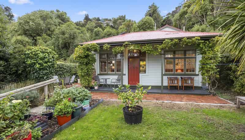 2 Bacon Street, Broad Bay