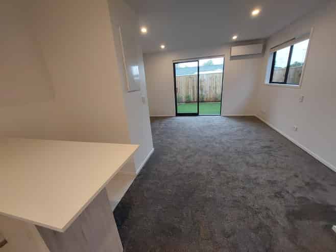 6A/87 Taikata Road, Te Atatu Peninsula