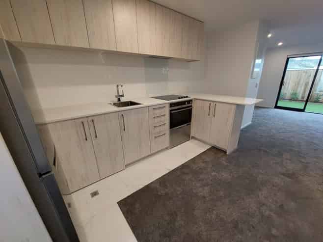 6A/87 Taikata Road, Te Atatu Peninsula
