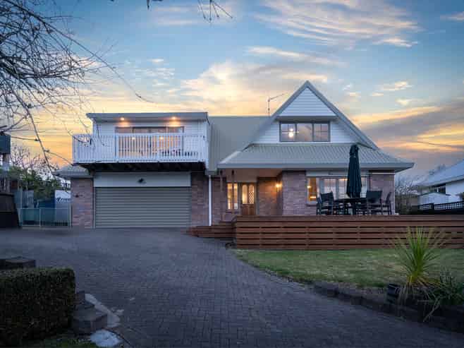 15 Marlowe Drive, Cambridge