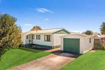 2 Walton Place, Ngatea