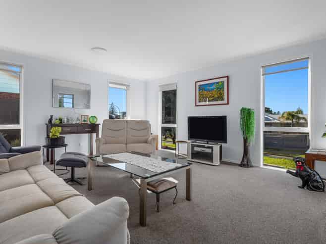 33 Omega Place, Coastlands