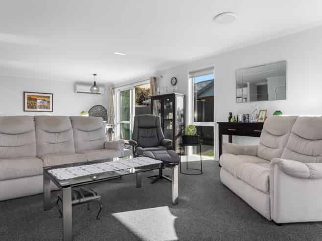 33 Omega Place, Coastlands