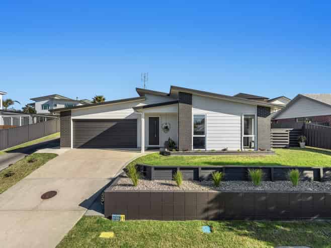 33 Omega Place, Coastlands