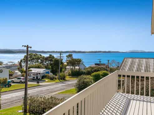 22 Alexander Road, Algies Bay