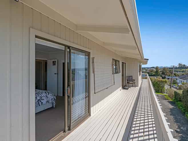 22 Alexander Road, Algies Bay