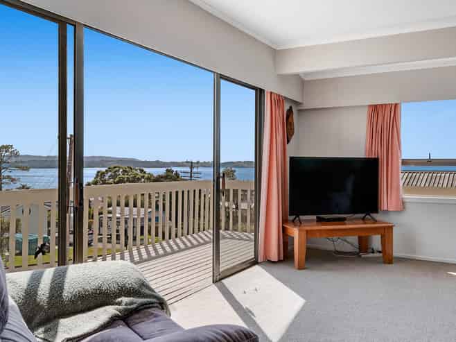 22 Alexander Road, Algies Bay