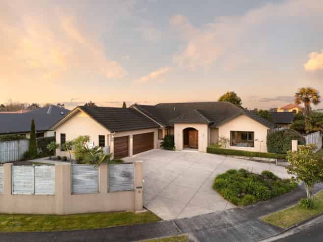 6 Merlin Close, Huntington