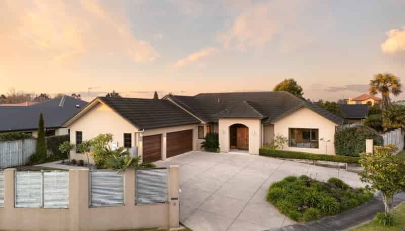 6 Merlin Close, Huntington