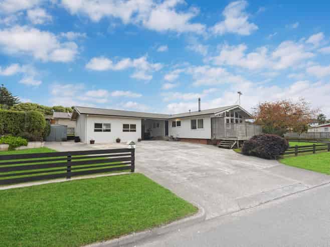 14 Churchill Street, Pukekohe