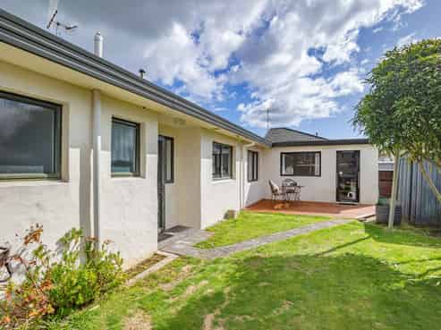 174B Bartholomew Road, Levin