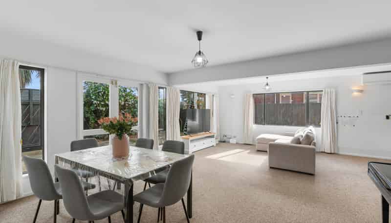 1/8 Cottesmore Close, Burnside