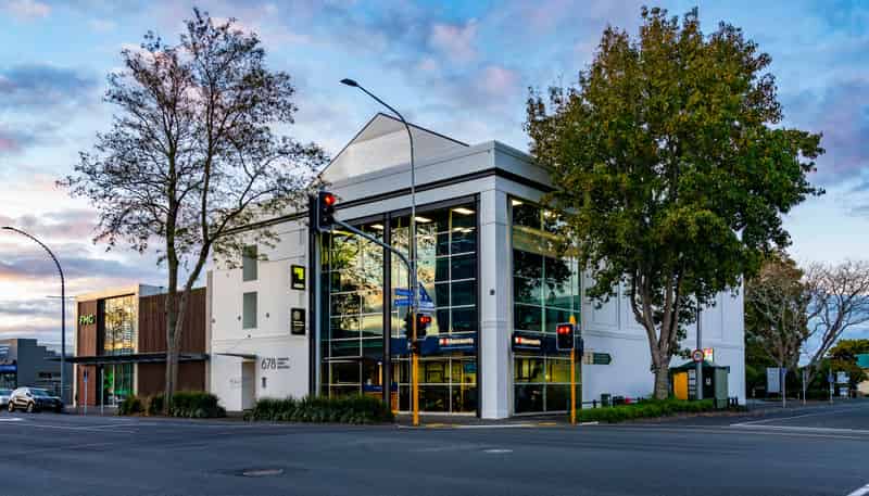 678 Victoria Street, Hamilton Central