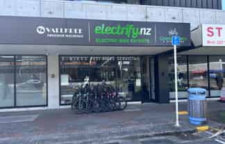Flexible lease opportunity Service, Retail or Office