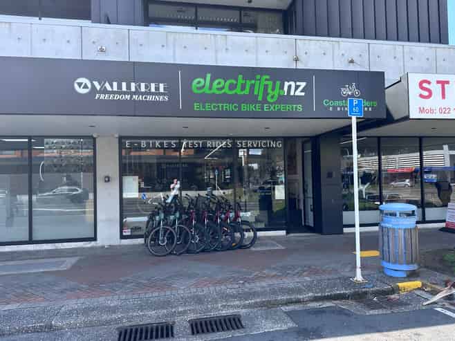 Flexible lease opportunity Service, Retail or Office