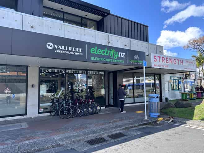 Flexible lease opportunity Service, Retail or Office