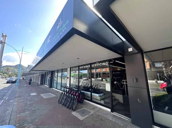 Flexible lease opportunity Service, Retail or Office