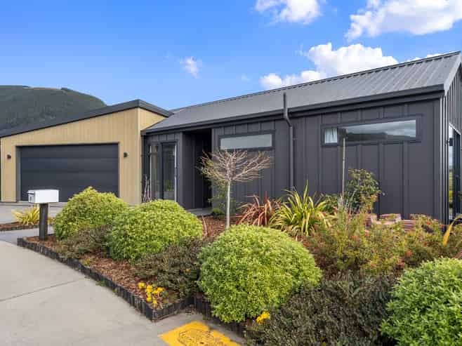 41 Huntaway Close, Stoke