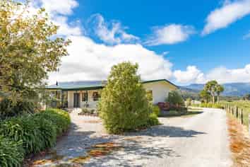 1084 Nikau Road, Mokihinui