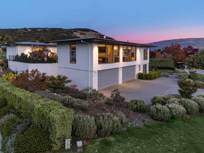 10 Bevan Place, Wanaka
