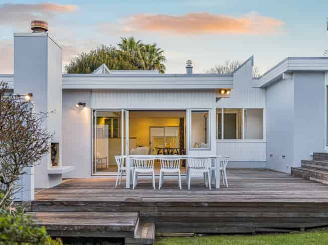 16 Prestige Place, Castor Bay