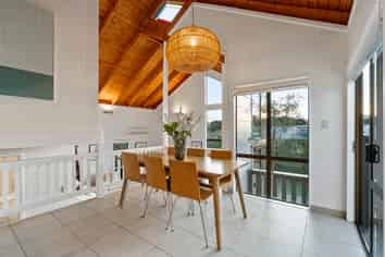 28a Gladstone Road, Northcote