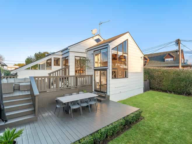 28a Gladstone Road, Northcote