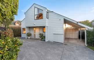 28a Gladstone Road, Northcote