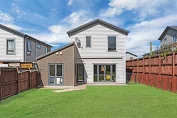 83 Kaimoana Street, Weymouth