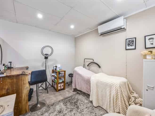 Freehold Multi-Tenanted Investment