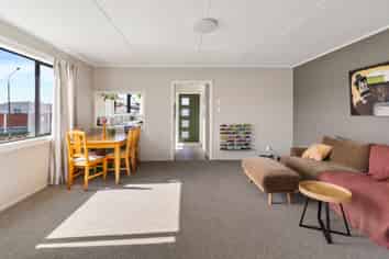 1/8 Douglas Street, Highfield