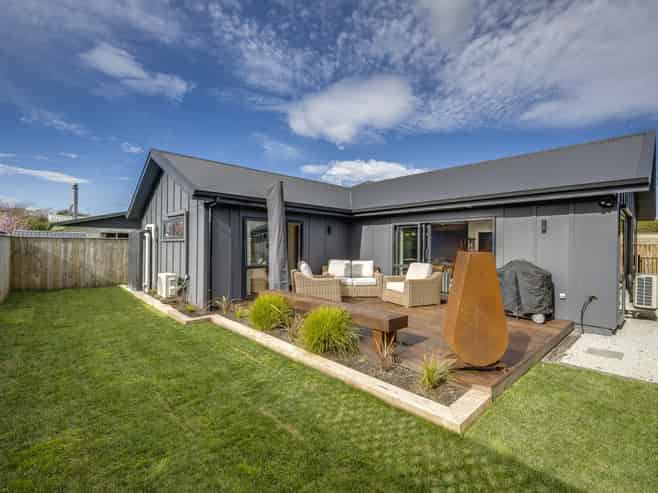 733 Ngaio Street, Mahora