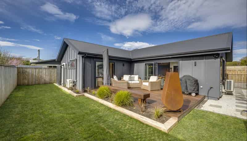733 Ngaio Street, Mahora
