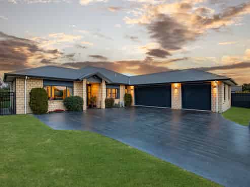 9 Aquila Crescent, Rototuna North