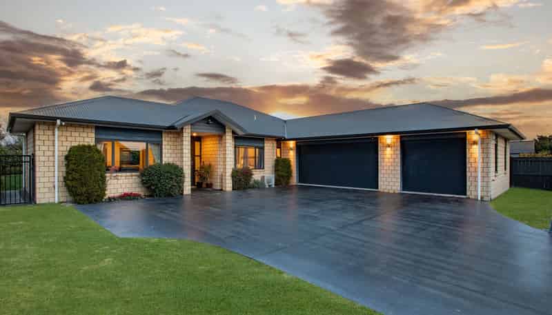 9 Aquila Crescent, Rototuna North
