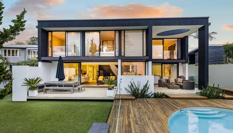 303 Beach Road, Campbells Bay