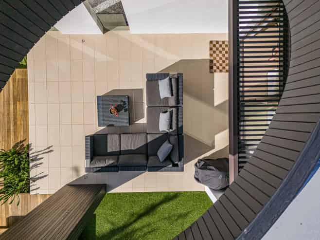 303 Beach Road, Campbells Bay